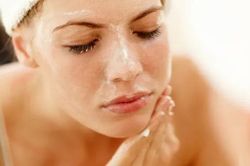 Muốn da căng bóng, rạng rỡ trước những dịp quan trọng? Đừng bỏ qua 5 bước skincare này