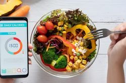 Ăn bao nhiêu calo mỗi bữa để giảm cân? Tính toán sai, công sức có thể 'đổ sông đổ biển'