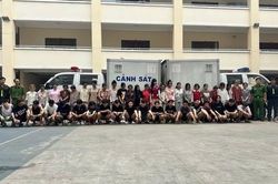 C&ocirc;ng an TPHCM: B&oacute;c gỡ đường d&acirc;y mua b&aacute;n v&agrave; tổ chức sử dụng tr&aacute;i ph&eacute;p chất ma t&uacute;y kho&aacute;c vỏ bọc 'pod chill'