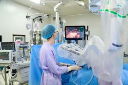 Bệnh nhi 14 tuổi mắc ung thư vòm mũi họng, dấu hiệu cảnh báo bố mẹ đừng bỏ qua