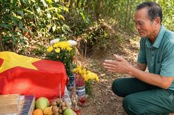 Cựu binh vẽ lại bản đồ chiến trường, tìm hài cốt đồng đội sau gần 50 năm