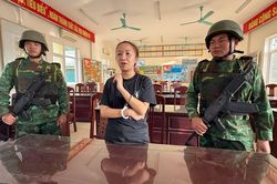 'Nữ qu&aacute;i' bị tuy&ecirc;n 11 năm t&ugrave; bỏ trốn sang L&agrave;o khi đang ho&atilde;n thi h&agrave;nh &aacute;n