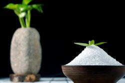 Vật hộ mệnh tháng cô hồn: Mang theo thứ này trong người để hóa hung thành cát