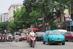 Hà Nội: Xây dựng lộ trình hạn chế phương tiện cá nhân vào trung tâm