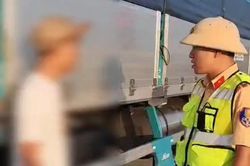Dùng biên bản quá hạn thay giấy phép lái xe, tài xế và chủ xe nhận phạt gần 80 triệu đồng