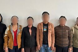 Bắt 6 người đánh bạc bằng hình thức 'binh Ấn Độ' tại chòi hoang