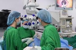 Trao ánh sáng cho người bệnh nghèo từ những nghĩa cử nhân văn