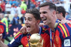 Vô địch World Cup, cầu thủ Tây Ban Nha nhận phần thưởng 'có một không hai' từ quê nhà