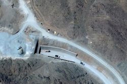 Tình báo Israel: Iran có thể đã đưa hàng nghìn máy ly tâm vào 'pháo đài bất khả xuyên phá'