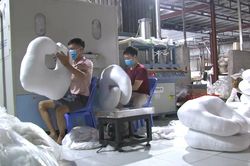 Từ ng&agrave;y 10/9, doanh nghiệp chậm trả lương c&oacute; thể bị phạt tới 100 triệu đồng