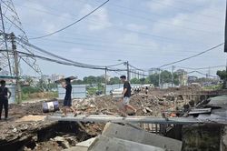 Ì ạch thi công dự án mở rộng đường Tam Trinh