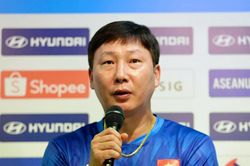 HLV Kim Sang-sik tuyên bố tuyển Việt Nam sẵn sàng bảo vệ ngôi vương Đông Nam Á