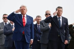 Ông Trump dự lễ hồi hương thi hài binh sĩ Mỹ thiệt mạng ở Trung Đông