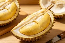 Những người nên tránh ăn sầu riêng dù thích đến mấy