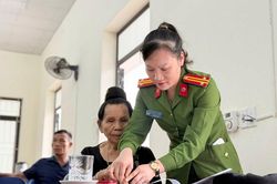 Sơn La: Thu nhận mẫu ADN cho thân nhân liệt sĩ tại xã vùng cao Nậm Lầu