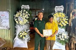 Chiến sĩ Qu&acirc;n đo&agrave;n 34 qu&ecirc;n m&igrave;nh cứu d&acirc;n