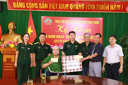 Bộ tư lệnh Pháo binh - Tên lửa: Thăm, tặng quà Trung tâm Điều dưỡng người có công Thuận Thành (Bắc Ninh)