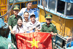 H&agrave;nh tr&igrave;nh 'Sinh vi&ecirc;n Kh&aacute;nh H&ograve;a với biển, đảo qu&ecirc; hương'