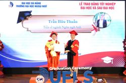 Trường Đại học Ngoại ngữ Đ&agrave; Nẵng trao Bằng tốt nghiệp cho hơn 1.100 t&acirc;n tiến sĩ, thạc sĩ, cử nh&acirc;n đợt 2-2026