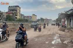 Đại công trường kênh La Khê 'tung bụi' mù mịt, nhà dân phủ lớp bụi xám