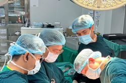 K&iacute;ch hoạt B&aacute;o động đỏ trong 10 ph&uacute;t, cứu nam thanh ni&ecirc;n đa chấn thương