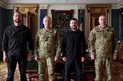 C&oacute; l&atilde;nh đạo qu&acirc;n đội mới, Ukraine tuy&ecirc;n bố tăng cường phản c&ocirc;ng Nga