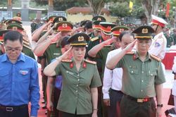 Tuổi trẻ An Giang thắp nến tri ân các Anh hùng liệt sĩ