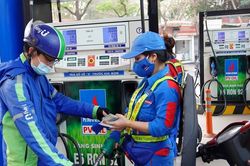 Gi&aacute; xăng dầu đồng loạt tăng