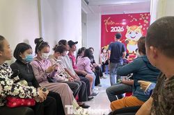 Ngược đời: Xếp h&agrave;ng cả ng&agrave;y kh&ocirc;ng b&aacute;n được v&agrave;ng SJC