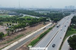'Giải cứu' Đại lộ Thăng Long thoát ngập