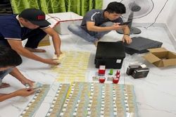 Đột kích 'xưởng' làm giả hàng trăm căn cước công dân, giấy phép lái xe