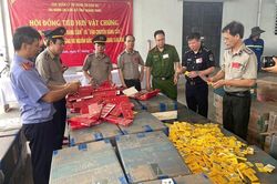 Tiêu hủy gần 154.000 bao thuốc lá nhập lậu trong vụ án buôn bán hàng cấm