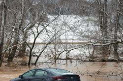 Mỹ: Mưa lớn gây lũ quét tại bang West Virginia, nhiều người mất liên lạc