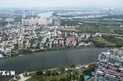 Thị trường bất động sản: Gi&aacute; nh&agrave; chưa hạ, người mua chọn lọc hơn