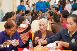 Bữa cơm tri ân lan tỏa truyền thống 'Uống nước nhớ nguồn'