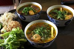 Hấp dẫn sự kiện hội tụ qu&aacute;n b&uacute;n b&ograve; Huế ti&ecirc;u biểu cả nước