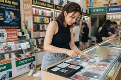 K&iacute;nh cường lực điện thoại c&oacute; thể g&acirc;y hại nhiều hơn ch&uacute;ng ta nghĩ