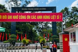 Về C&ocirc;n Đảo bồi đắp th&ecirc;m t&igrave;nh y&ecirc;u qu&ecirc; hương, đất nước