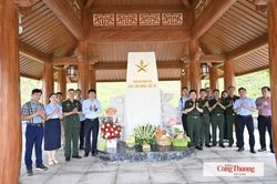 Chùm ảnh: Hội Cựu chiến binh cơ quan Bộ Công Thương tổ chức hoạt động tri ân các Anh hùng liệt sĩ