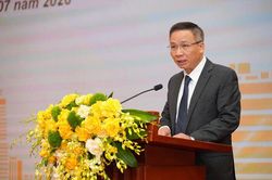 Ph&oacute; Chủ tịch UBCKNN chỉ ra 'đ&ograve;n bẩy' gi&uacute;p chứng kho&aacute;n Việt h&uacute;t h&agrave;ng tỷ USD