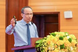 TS. Cấn Văn Lực: Nền kinh tế chỉ dựa vào vốn tín dụng rất rủi ro, cần tăng vốn từ chứng khoán thêm 1,5 - 1,7 lần
