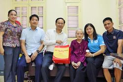 Lãnh đạo tỉnh Bắc Ninh thăm động viên các hộ dân tạm cư thuộc dự án sân bay Gia Bình