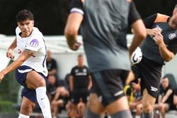 Mateus Fernandes lập siêu phẩm, Tottenham thắng tối thiểu MK Dons trong ngày De Zerbi thử nghiệm