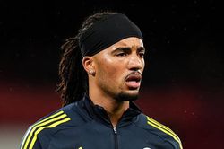 Archie Brown: Giải m&atilde; mục ti&ecirc;u chuyển nhượng hot của Chelsea v&agrave; Manchester United