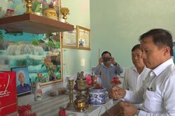 Trưởng ban Tổ chức Thành ủy Đà Nẵng thăm gia đình chính sách và người có công xã Thăng An