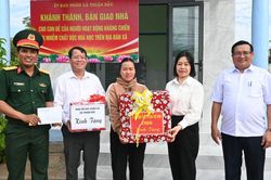 Bàn giao nhà ở cho gia đình chính sách tại xã Thuận Bắc