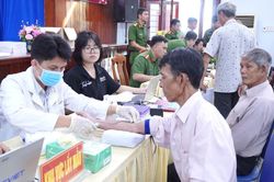 Tổ chức thu nhận mẫu sinh phẩm ADN cho thân nhân liệt sĩ tại khu vực Vạn Ninh