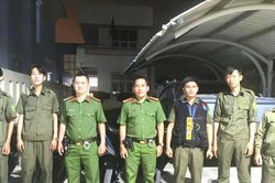 Từ giữ an ninh đến giữ nếp phố