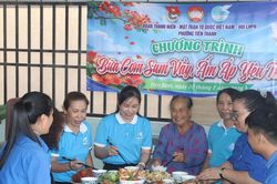 Ấm áp những 'Bữa cơm cùng mẹ'