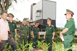 Khảo sát, xác minh vị trí nghi có hài cốt liệt sĩ khu vực Di tích Đồi 722, xã Đắk Sắk